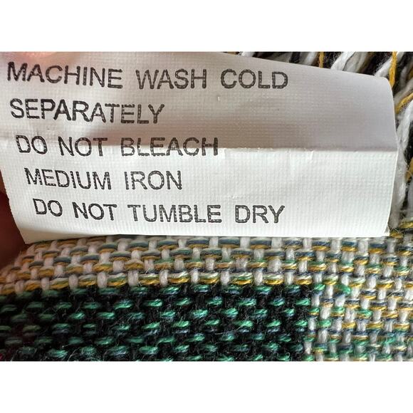 Christmas tapestry blanket, tree, holly, toys lightweight LARGE 50 x 60 - Picture 9 of 9